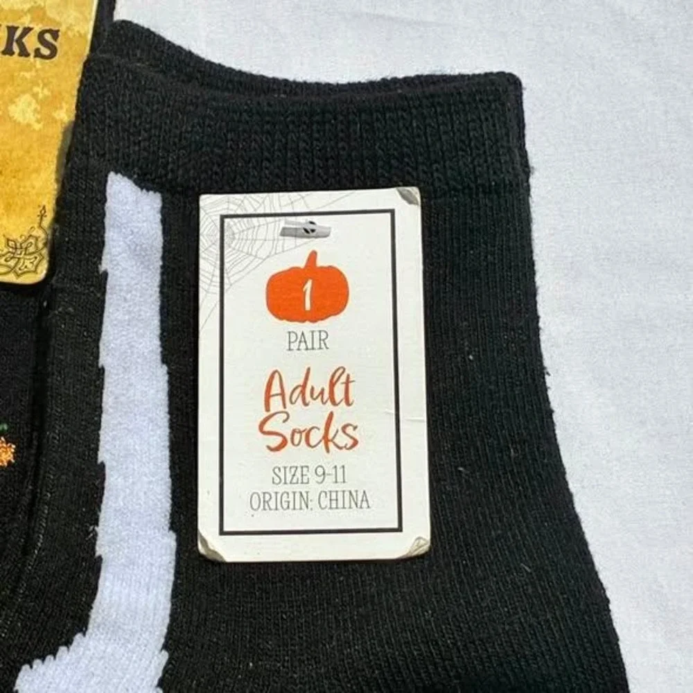 Halloween Skeleton Socks Set 2 Pair Black White Novelty Crew Ankle Size 9-11 NEW